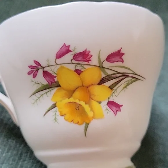 Tea cup - Picture 6 of 7